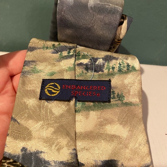 Endangered Species "American Bald Eagle" 100% Silk Neck Tie Made in the USA - Picture 4 of 7